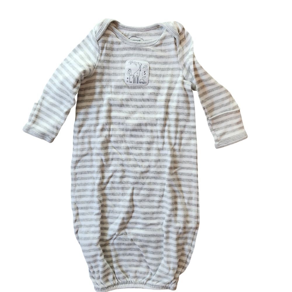 Lamaze Organic Cotton Sleep Gown Size: One Size Gray/White Stripes with Giraffe